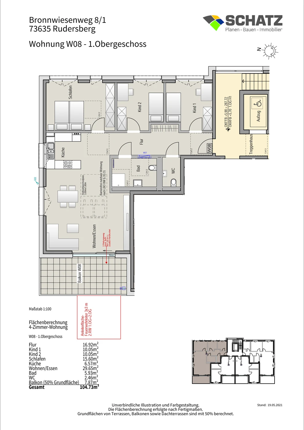 Bronnwiesenweg Rudersberg Grundriss einer Wohnung mit beschrifteten Räumen, darunter ein Balkon, eine Küche, ein Wohn-/Essbereich, ein Badezimmer, zwei Schlafzimmer und ein Flur – ideal für alle, die den Kauf einer Wohnung in einem modernen Neubau in Betracht ziehen. Der Grundriss enthält Maßangaben, Adressdaten sowie das Logo der Firma SCHATZ Wohnbau in der oberen rechten Ecke.